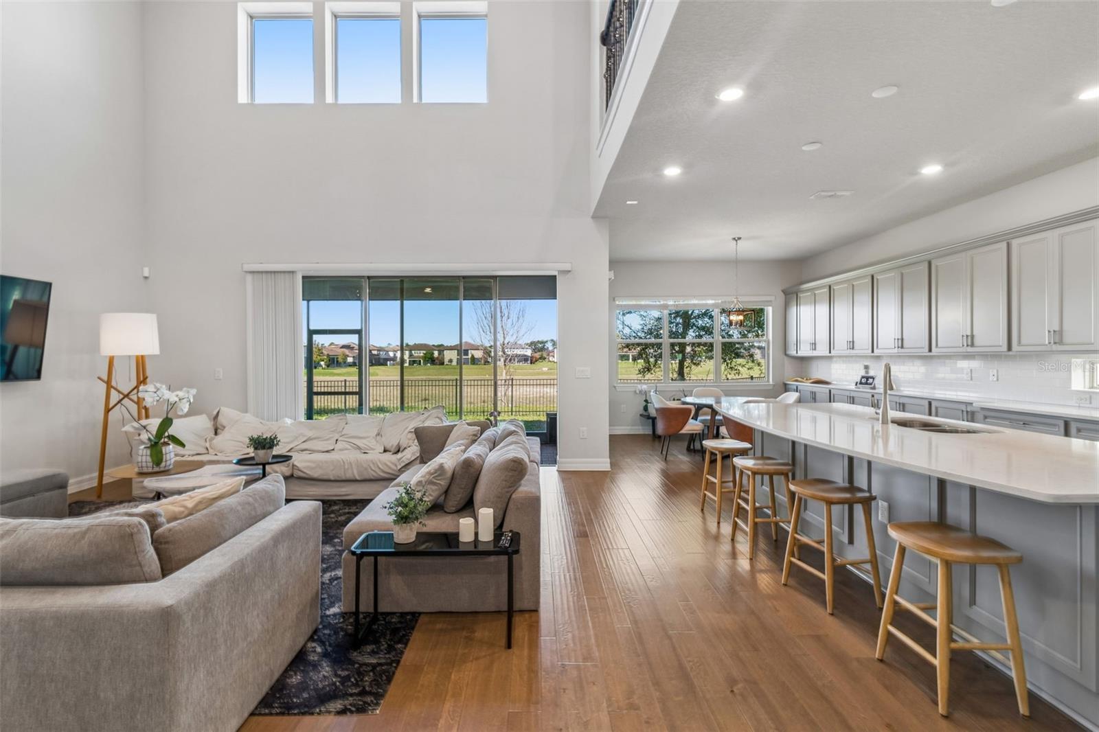 PHILLIPS GROVE TR J - Residential Lease