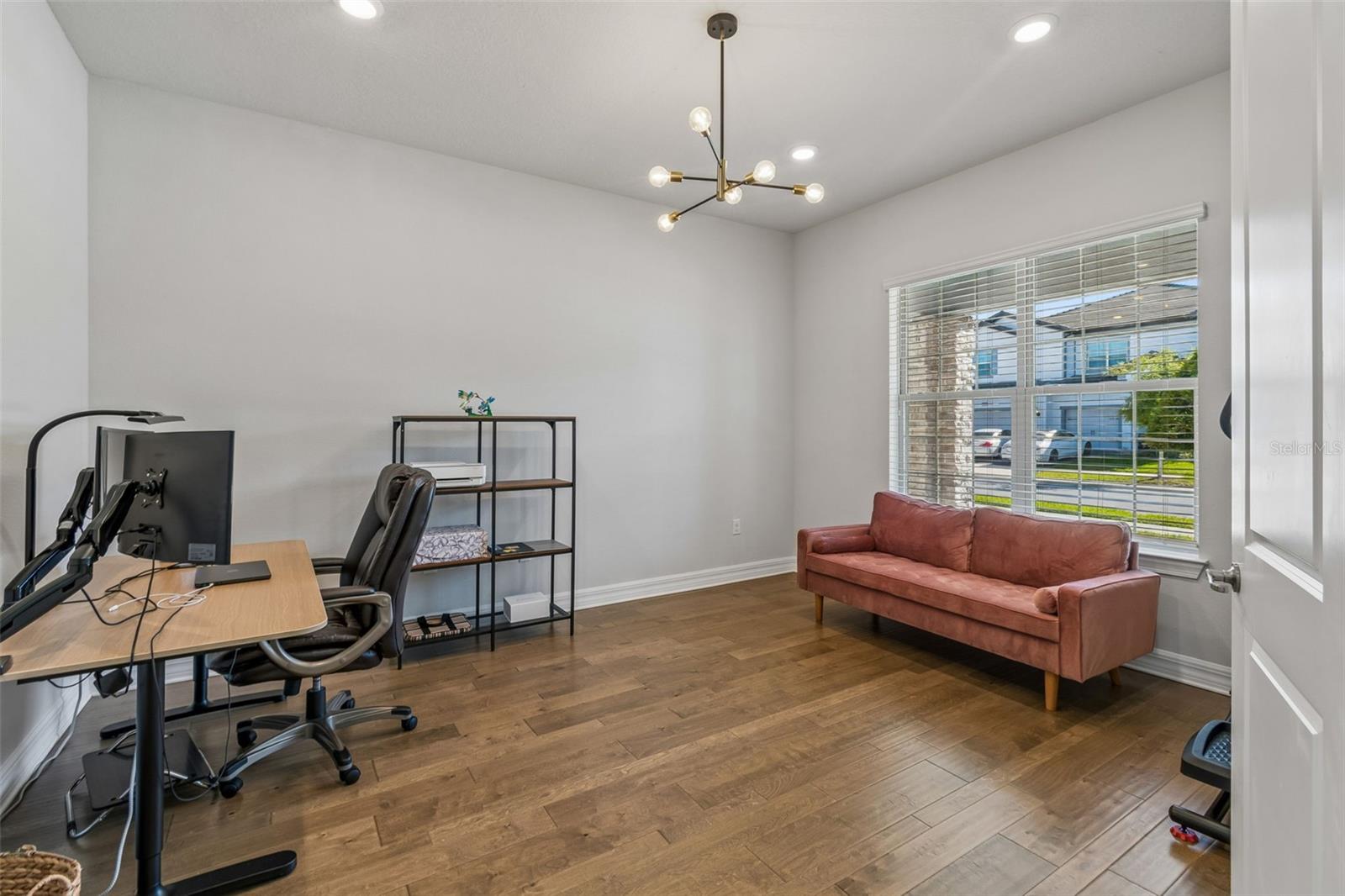 PHILLIPS GROVE TR J - Residential Lease