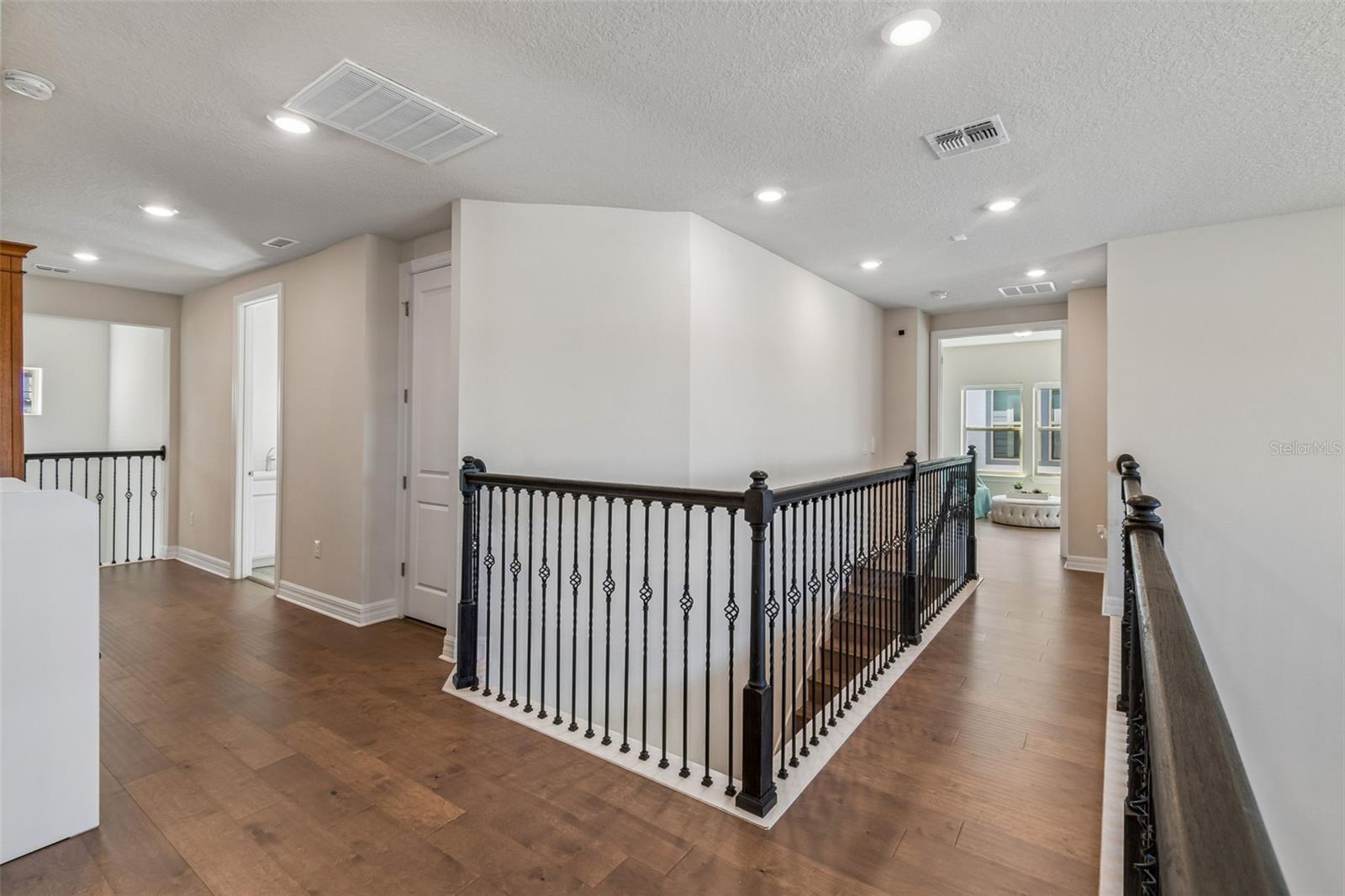PHILLIPS GROVE TR J - Residential Lease