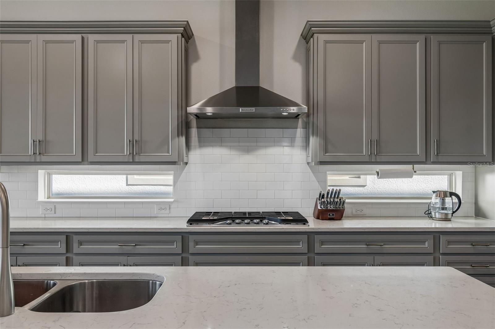 PHILLIPS GROVE TR J - Residential Lease