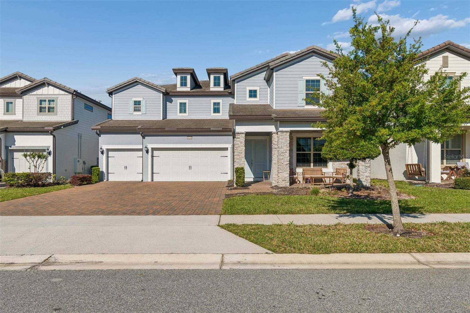 PHILLIPS GROVE TR J - Residential Lease