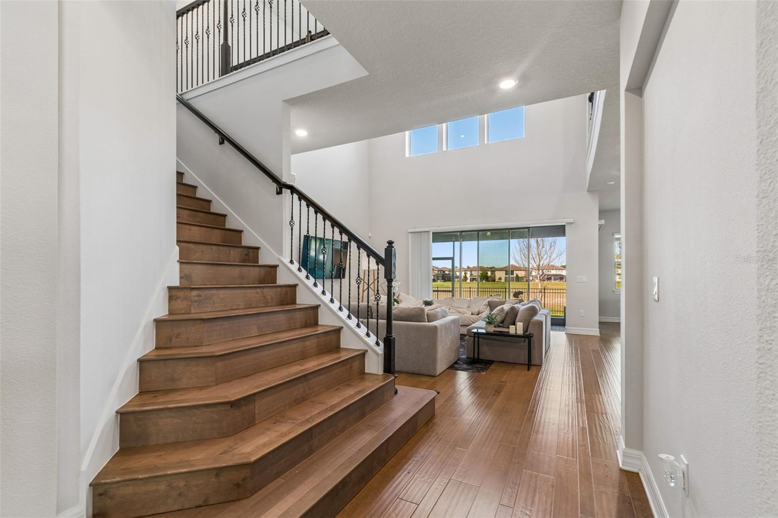 PHILLIPS GROVE TR J - Residential Lease