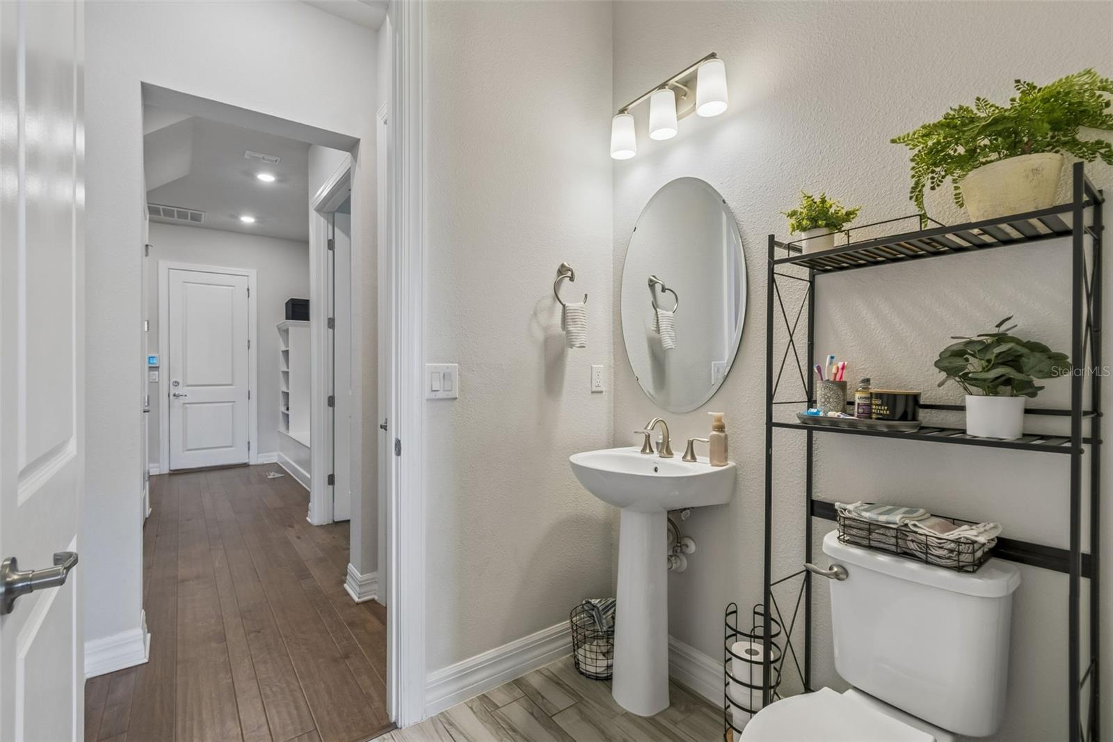 PHILLIPS GROVE TR J - Residential Lease