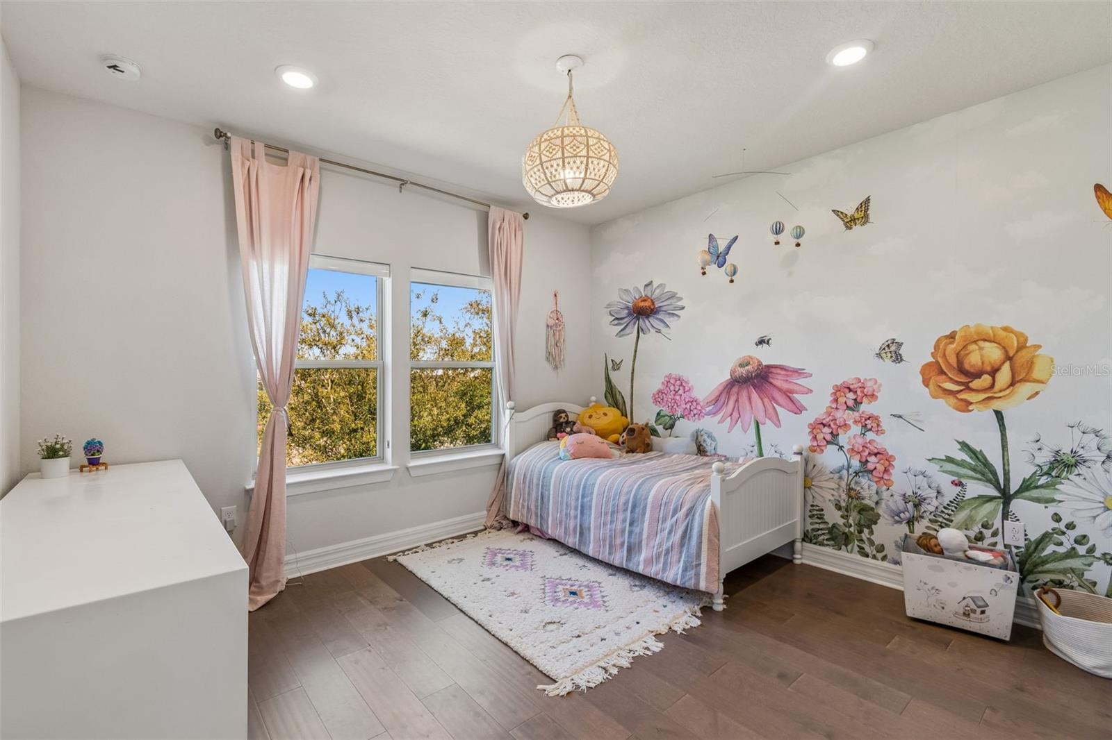 PHILLIPS GROVE TR J - Residential Lease