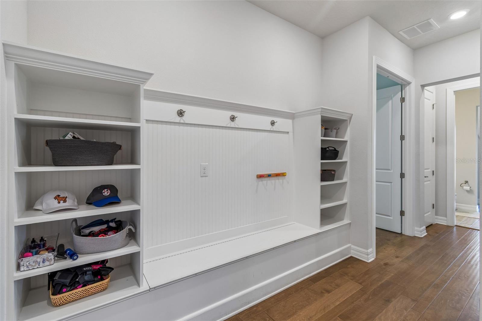 PHILLIPS GROVE TR J - Residential Lease