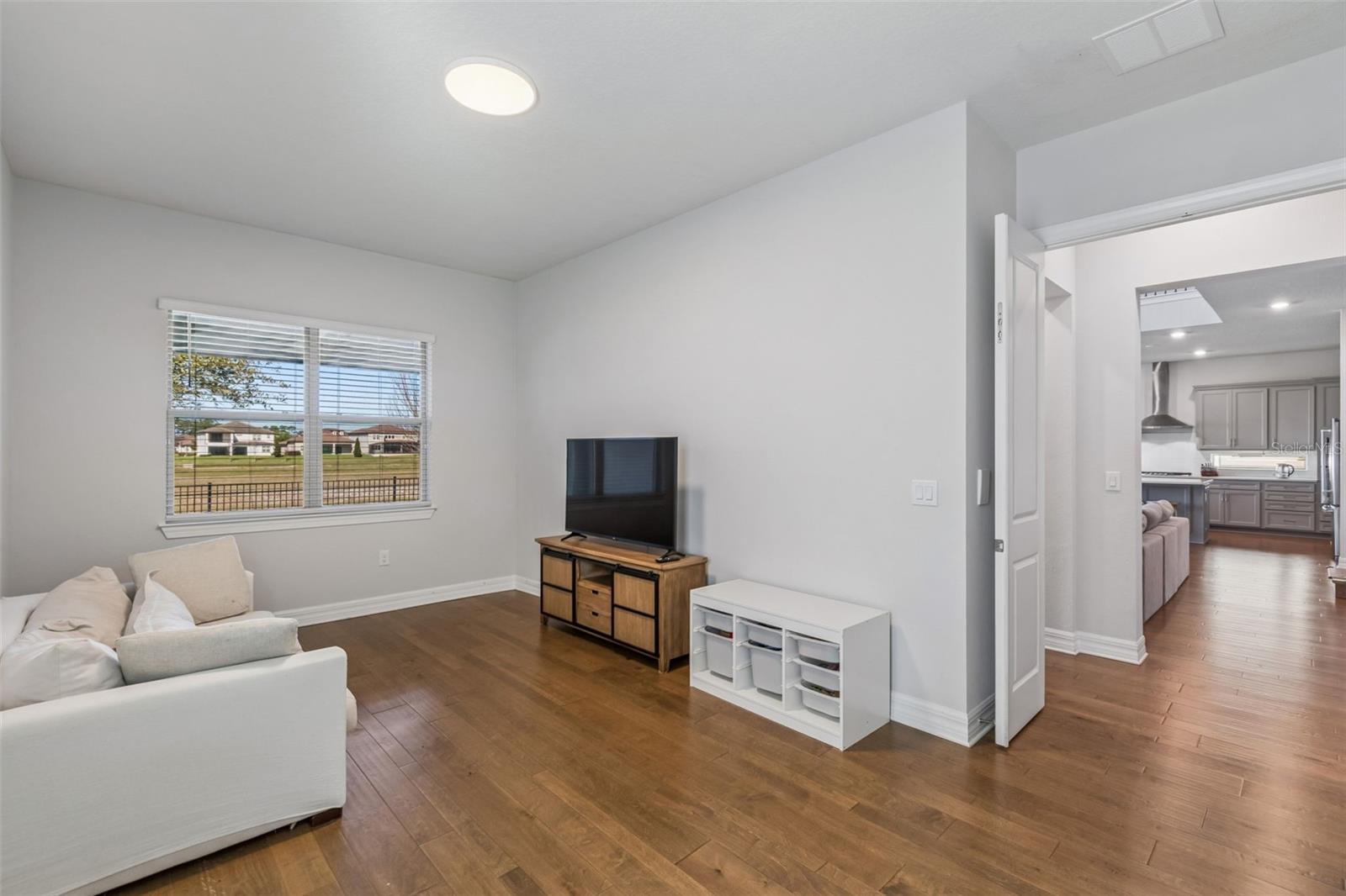 PHILLIPS GROVE TR J - Residential Lease