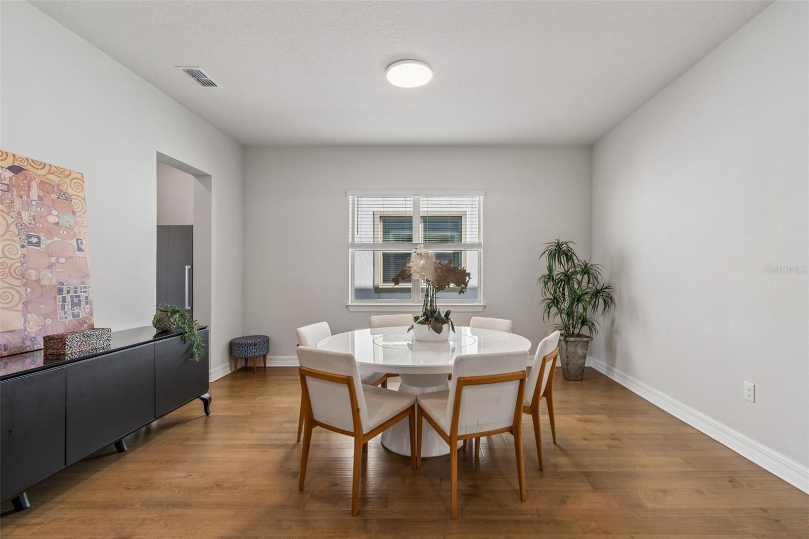 PHILLIPS GROVE TR J - Residential Lease