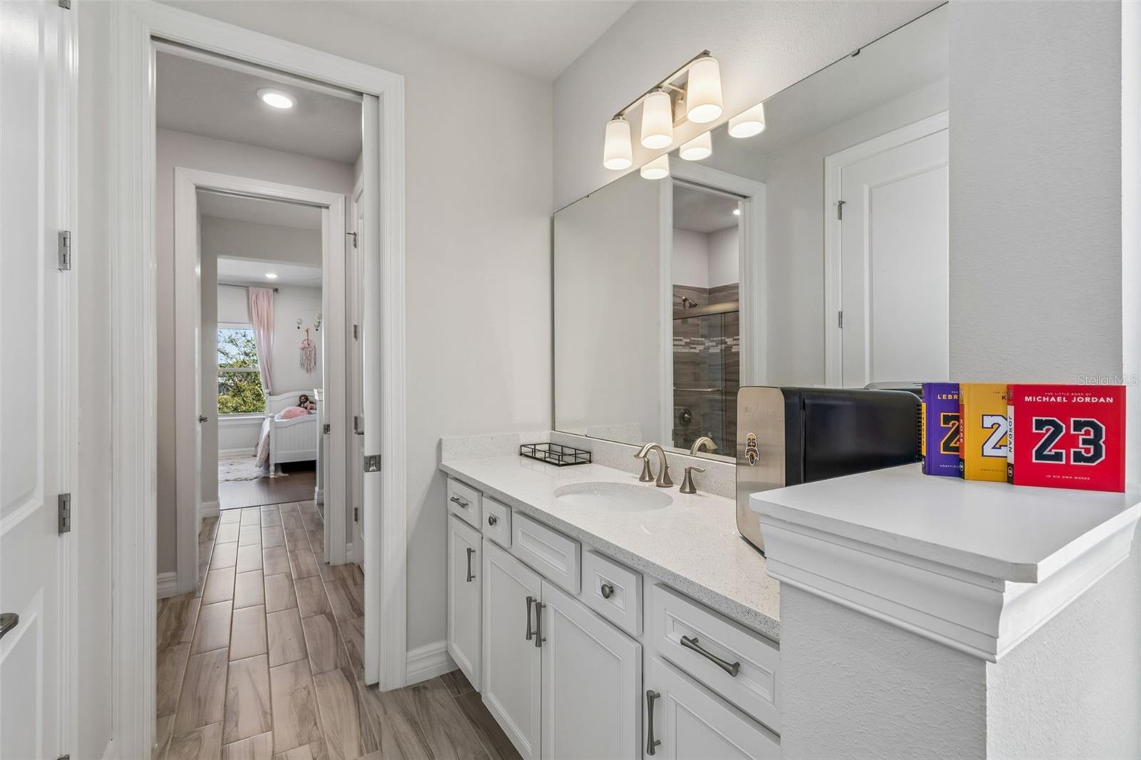 PHILLIPS GROVE TR J - Residential Lease