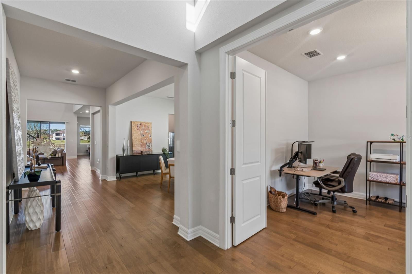 PHILLIPS GROVE TR J - Residential Lease