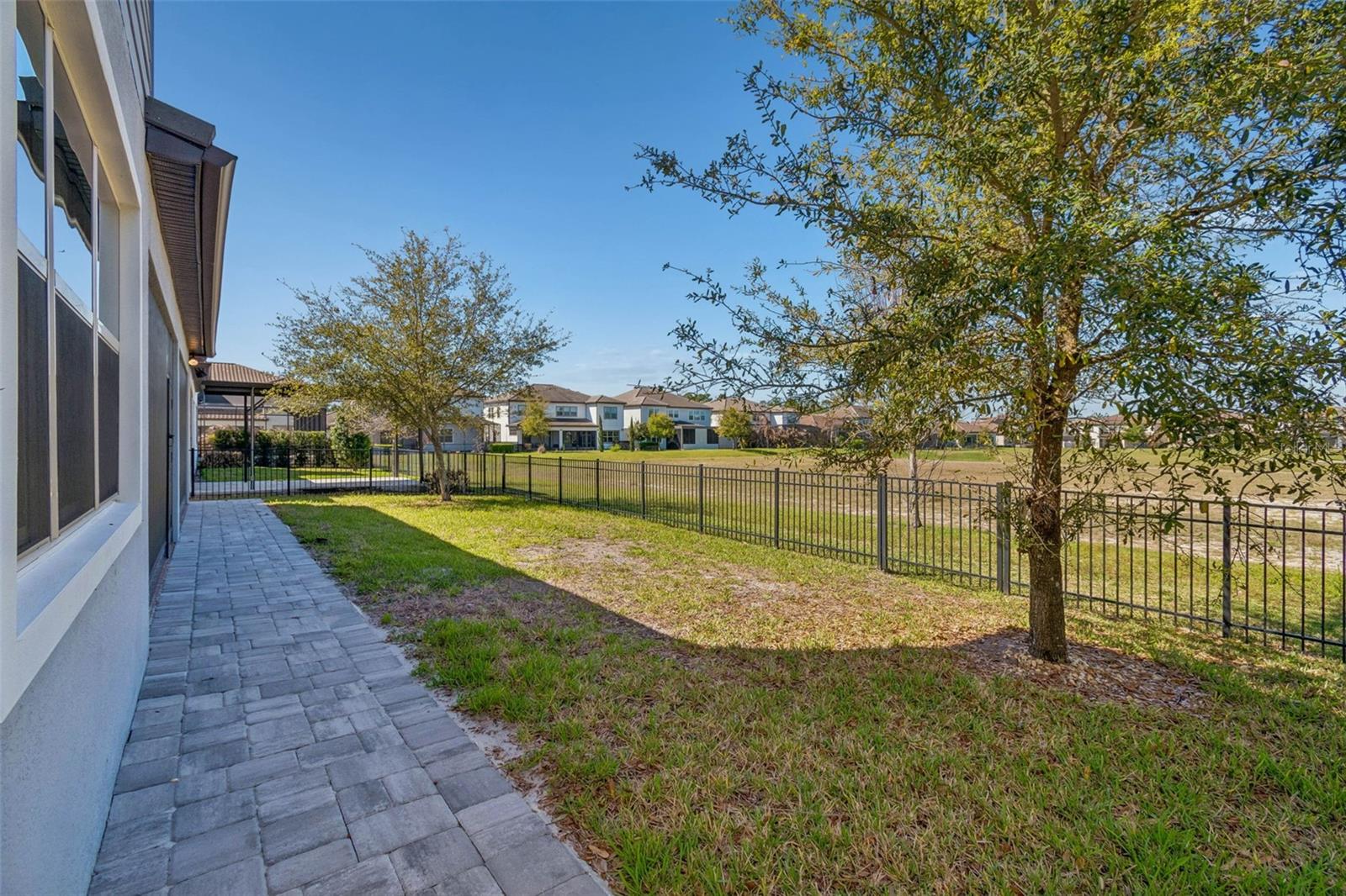 PHILLIPS GROVE TR J - Residential Lease
