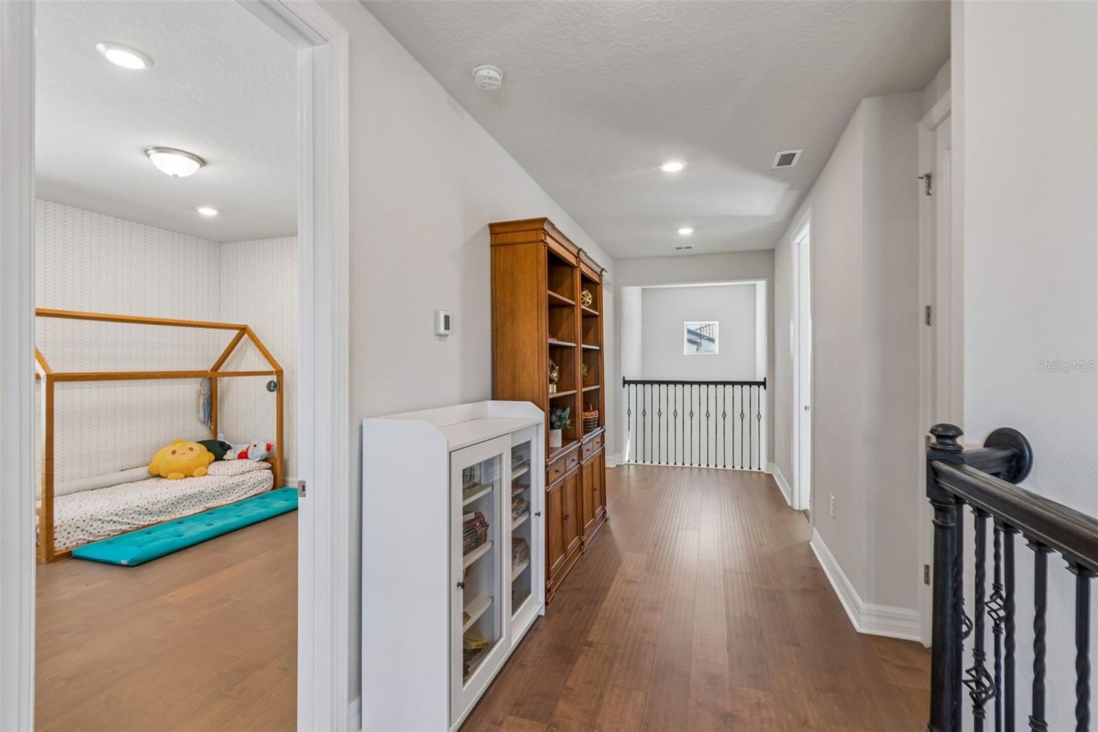 PHILLIPS GROVE TR J - Residential Lease