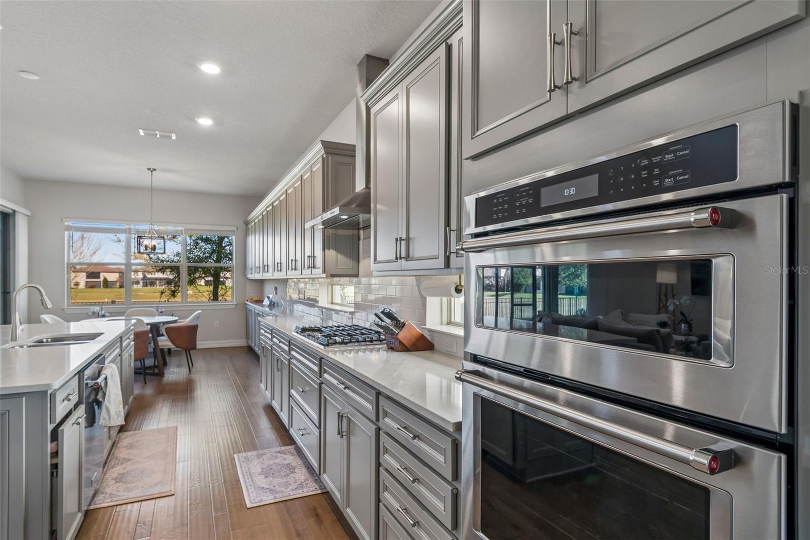 PHILLIPS GROVE TR J - Residential Lease