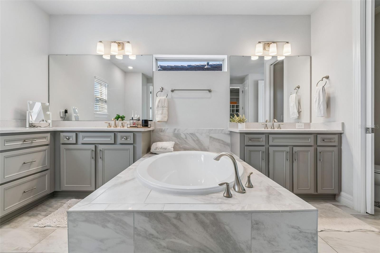 PHILLIPS GROVE TR J - Residential Lease