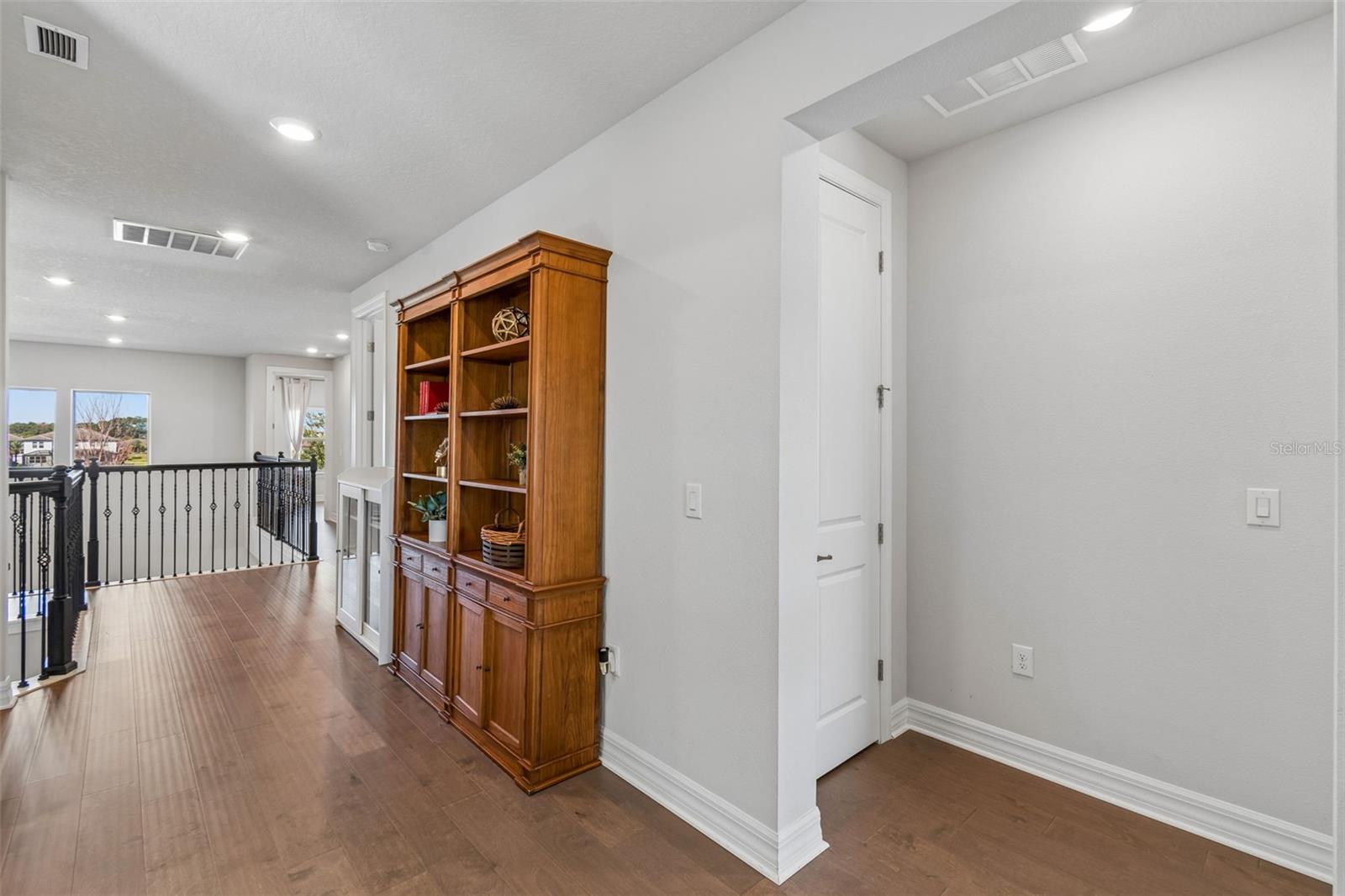 PHILLIPS GROVE TR J - Residential Lease