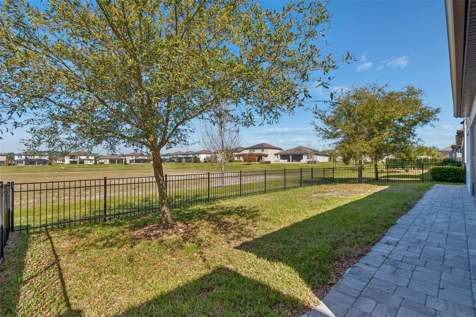PHILLIPS GROVE TR J - Residential Lease