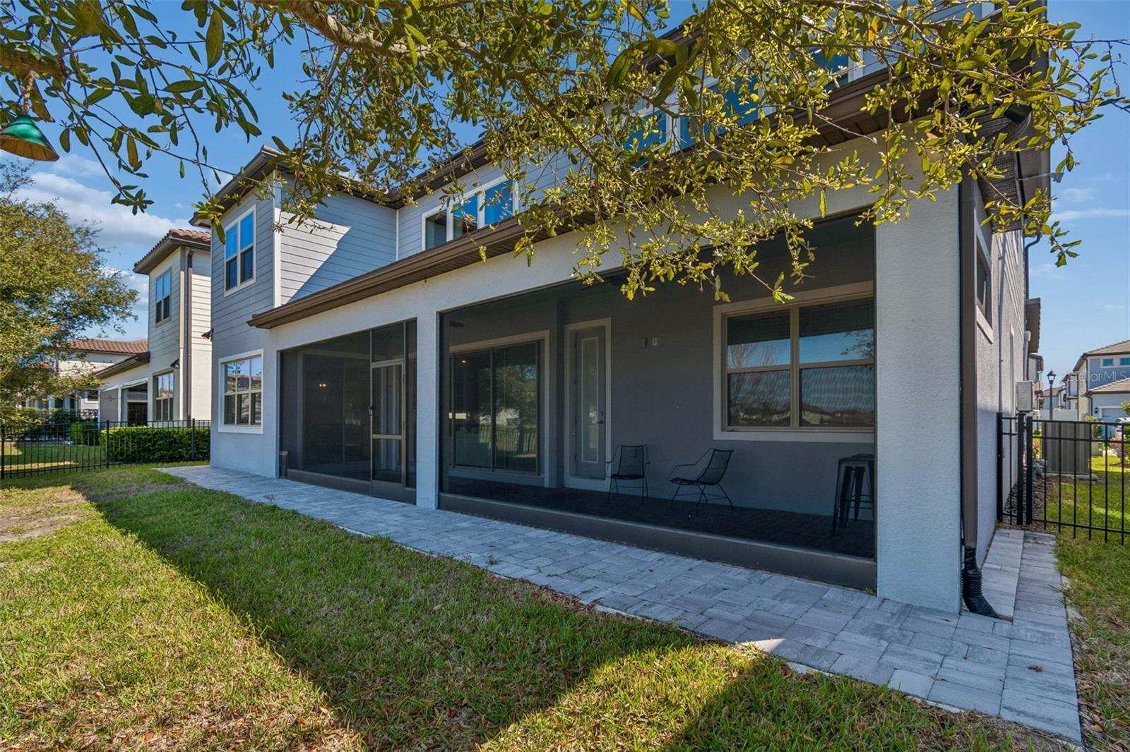 PHILLIPS GROVE TR J - Residential Lease