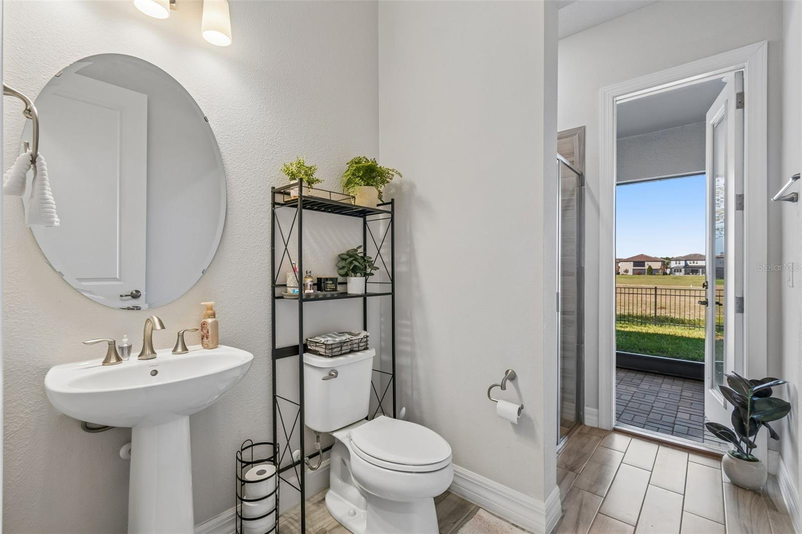 PHILLIPS GROVE TR J - Residential Lease
