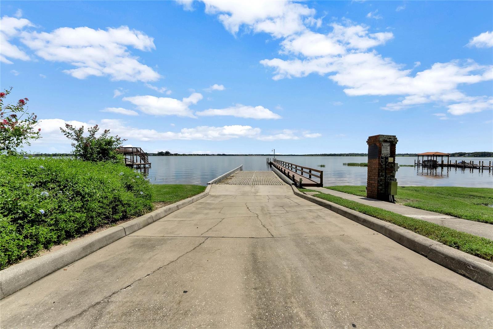 JOHNS LANDING - Residential