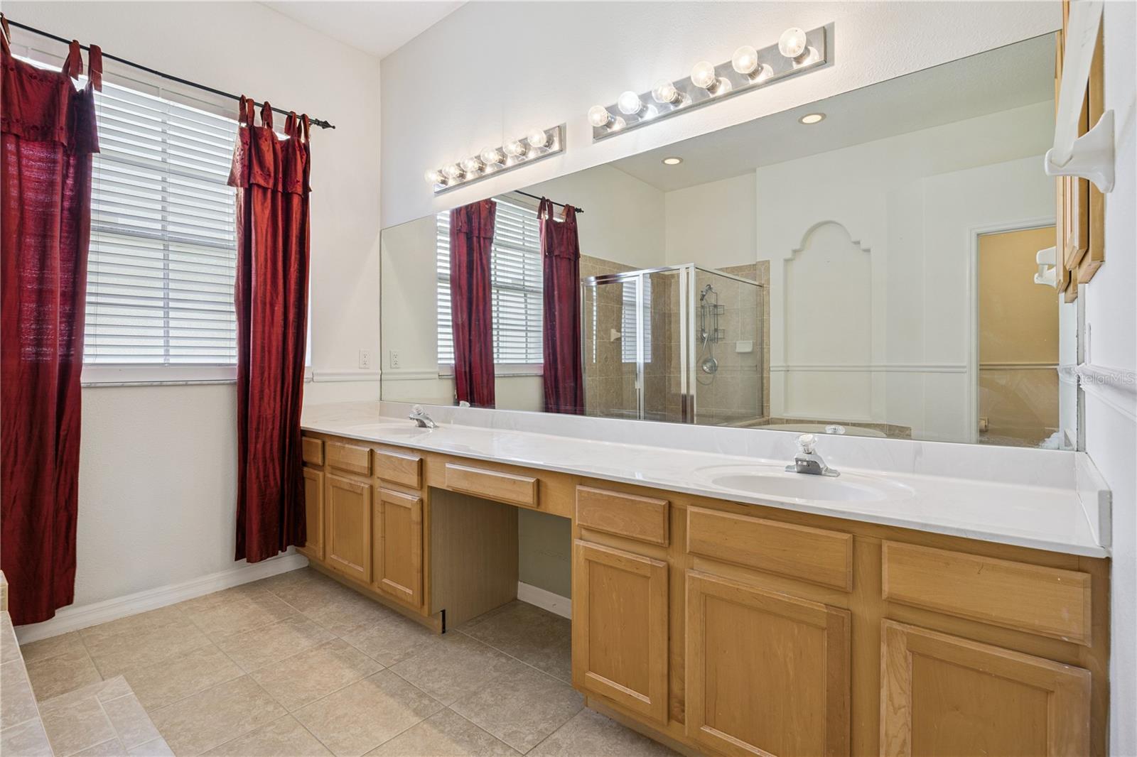 JOHNS LANDING - Residential