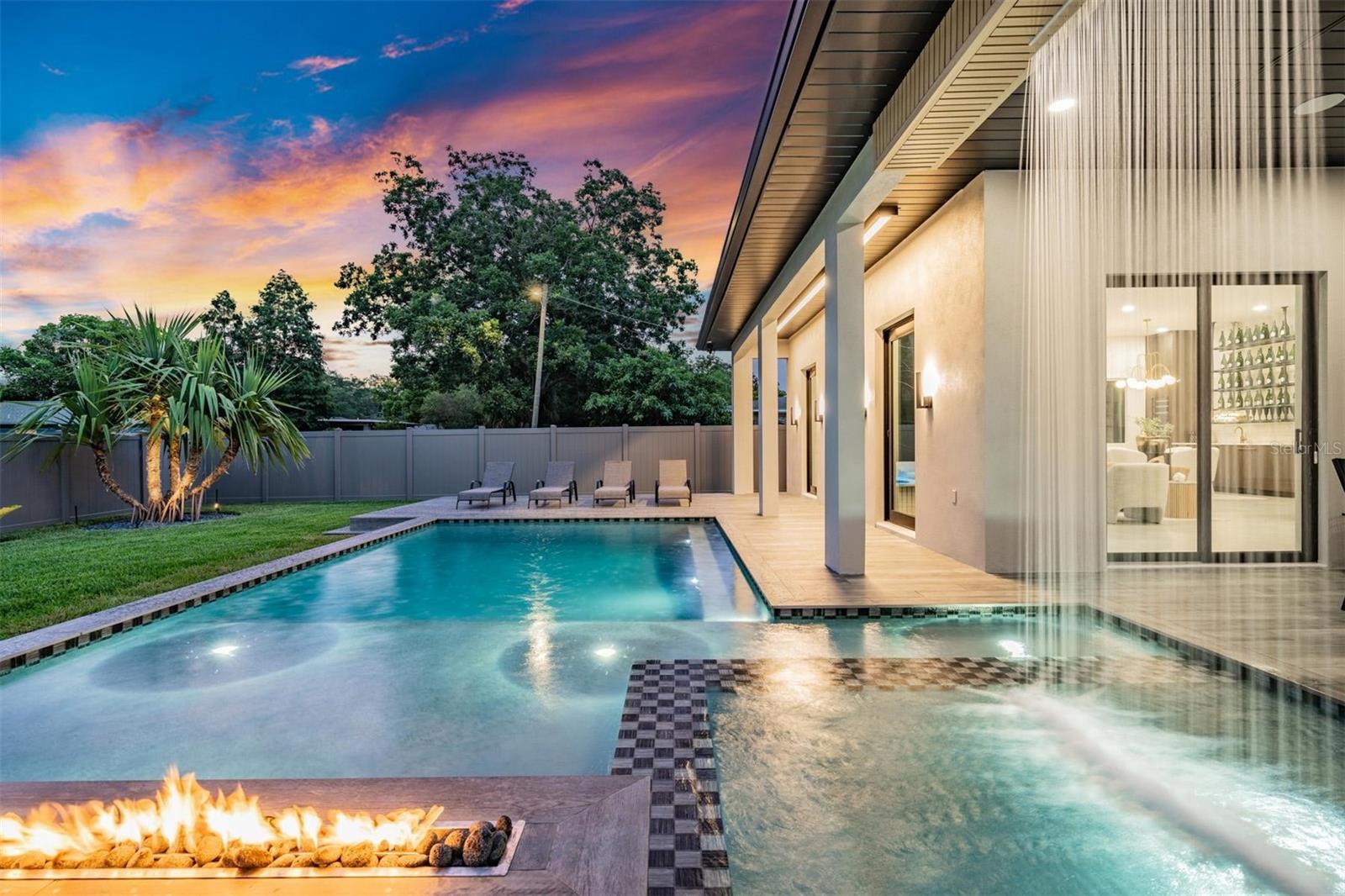 SUBURB ROYAL - Residential