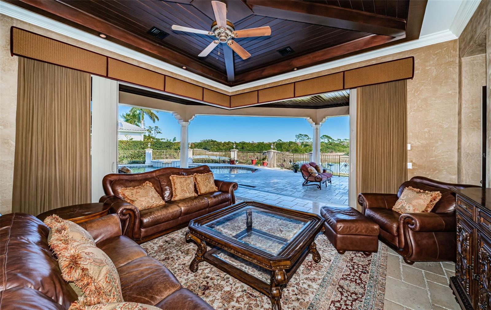 BAYOU CLUB ESTATES TR 2 PH 2 - Residential