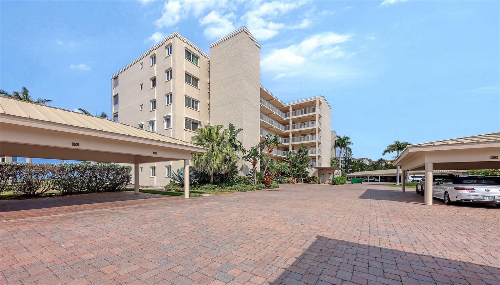 WESTCHESTER APTS - Residential