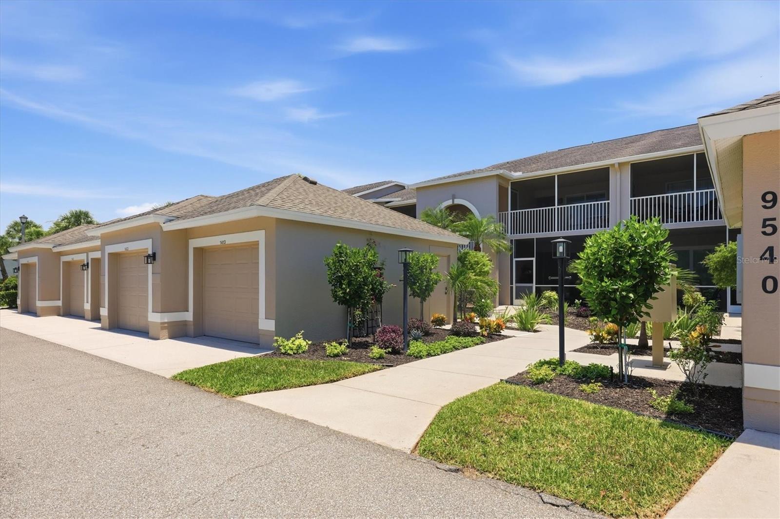 STONEYBROOK VERANDA GREENS 1 - Residential