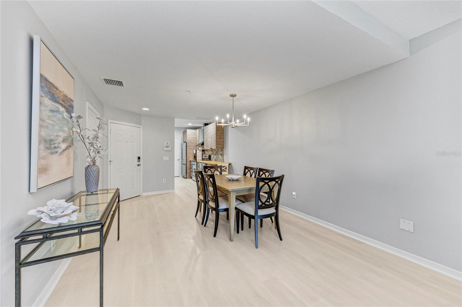 PALMA SOLA TRACE CONDO OR2185/736 - Residential