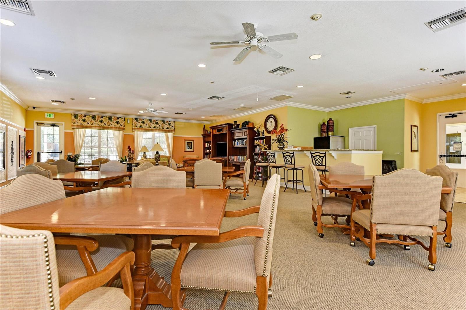 PALMA SOLA TRACE CONDO OR2185/736 - Residential