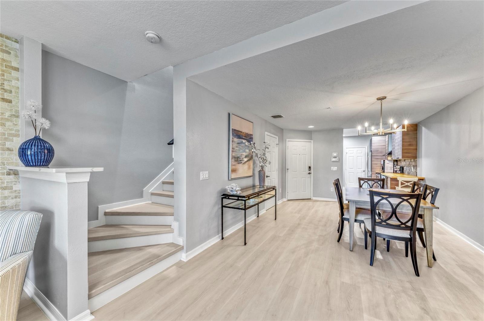 PALMA SOLA TRACE CONDO OR2185/736 - Residential