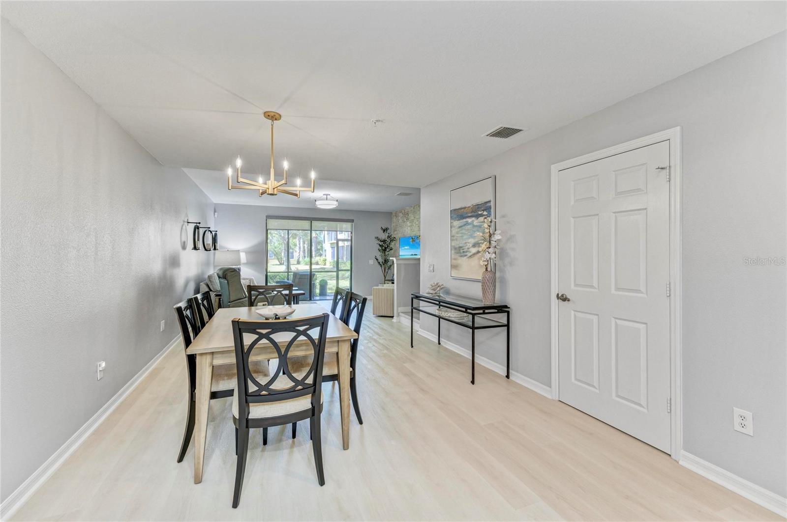 PALMA SOLA TRACE CONDO OR2185/736 - Residential