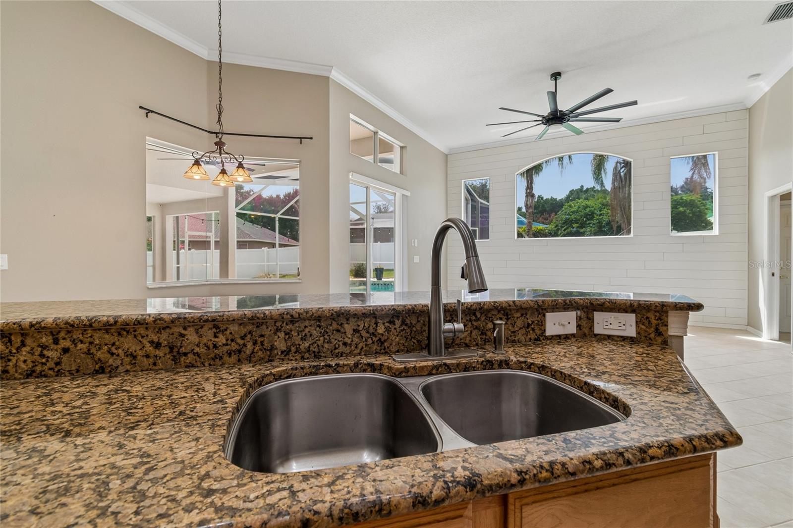 EASTMONTE - Residential