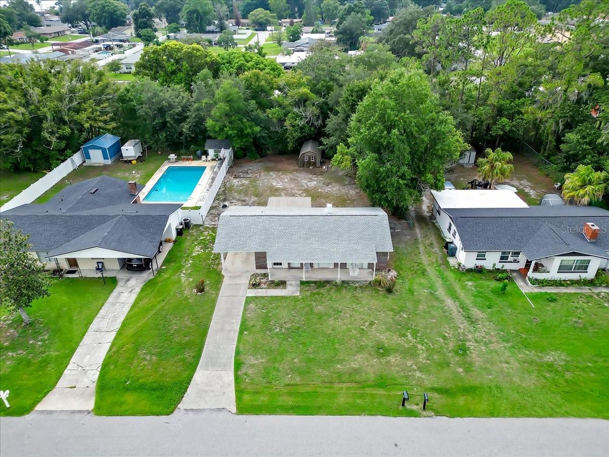 LAKE GIBSON ESTATE - Residential