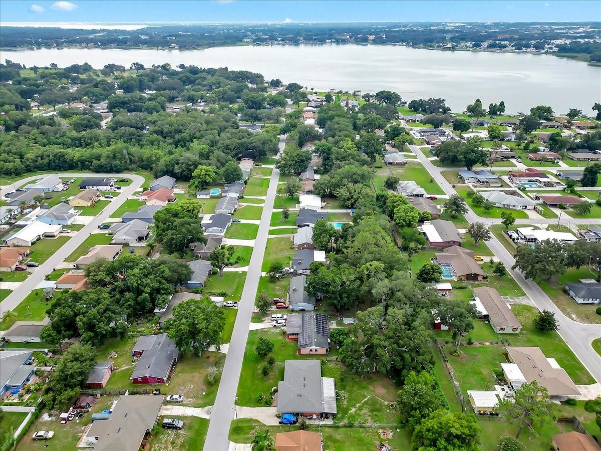 LAKE GIBSON ESTATE - Residential