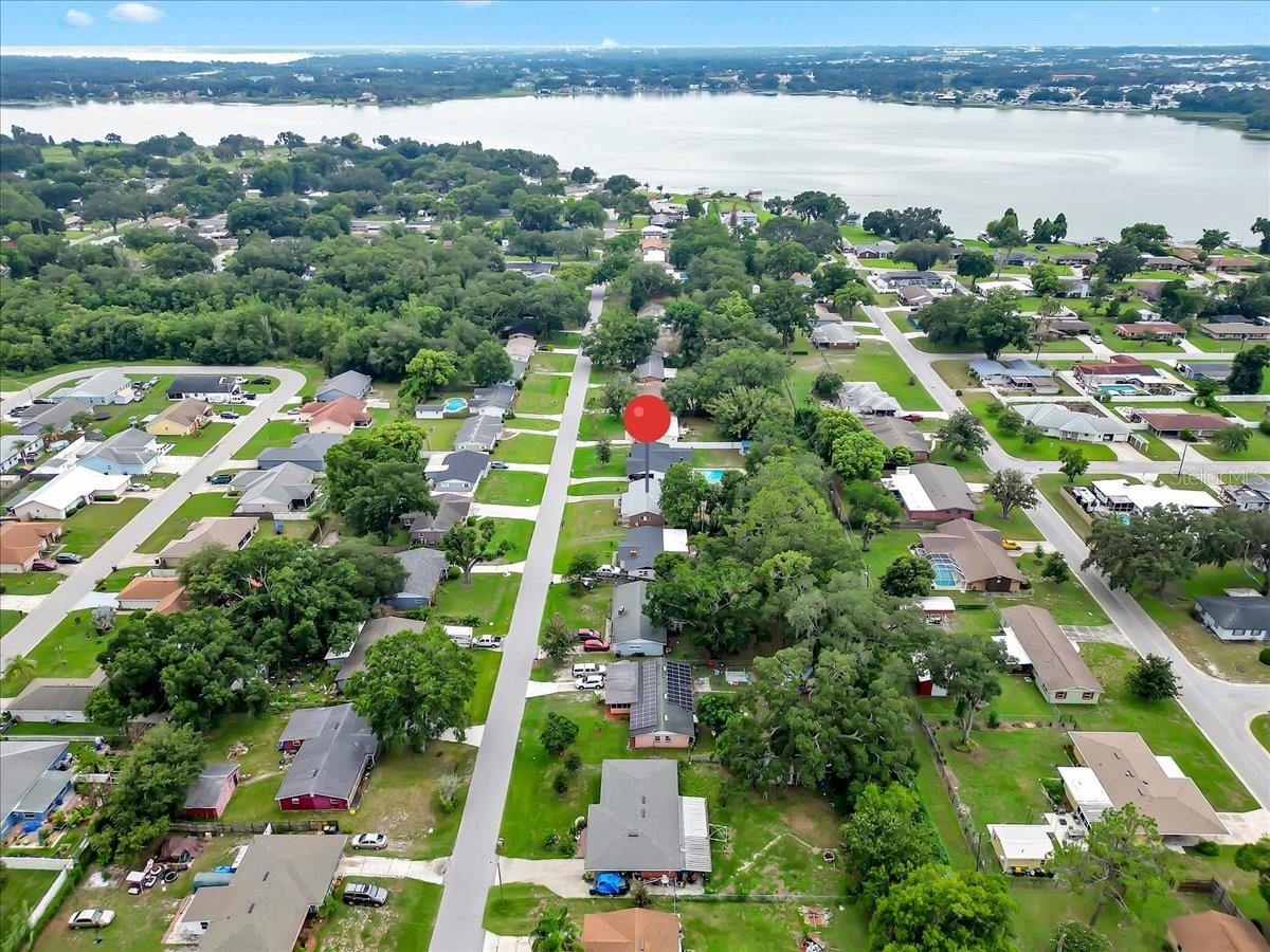 LAKE GIBSON ESTATE - Residential