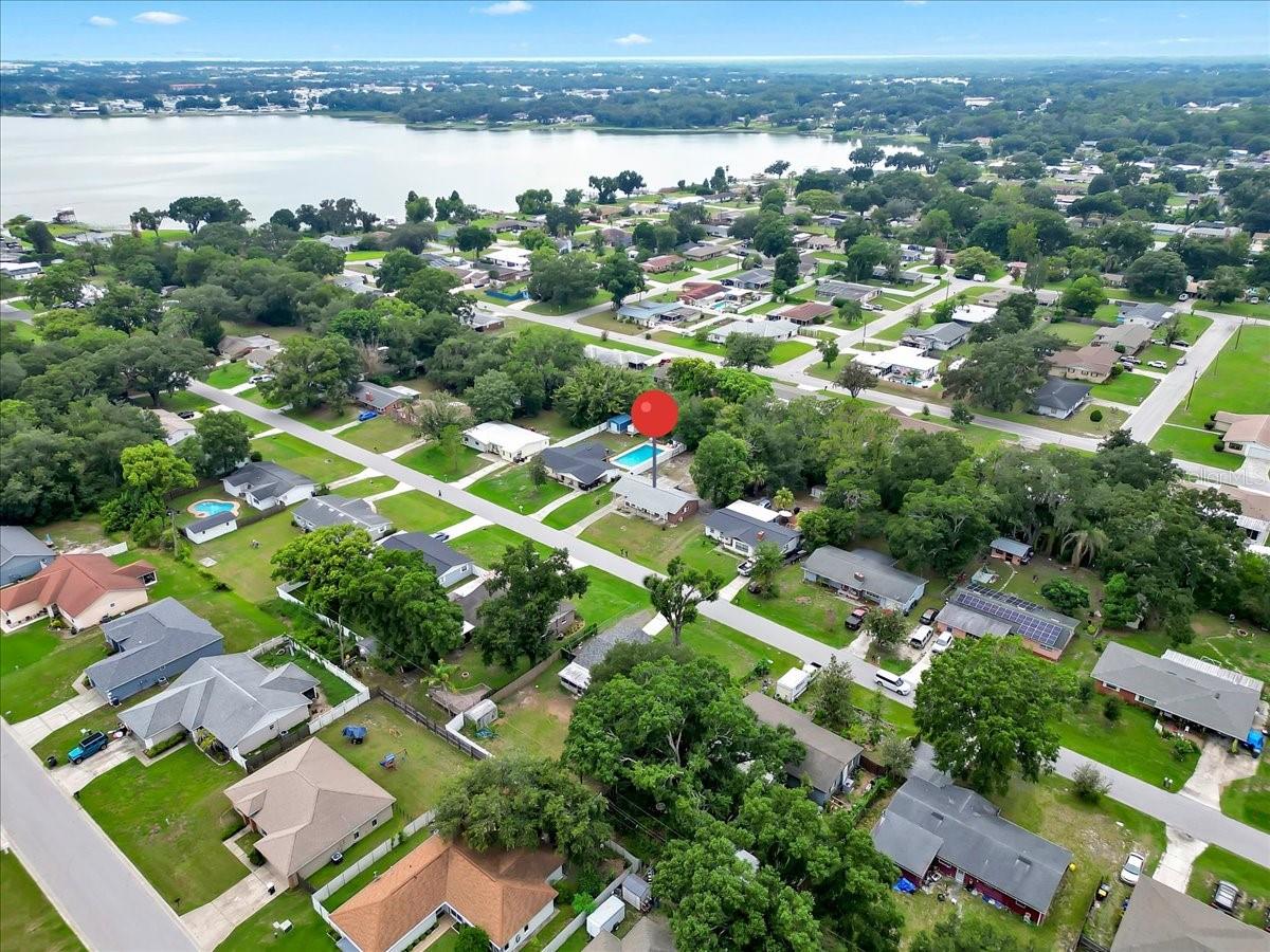 LAKE GIBSON ESTATE - Residential