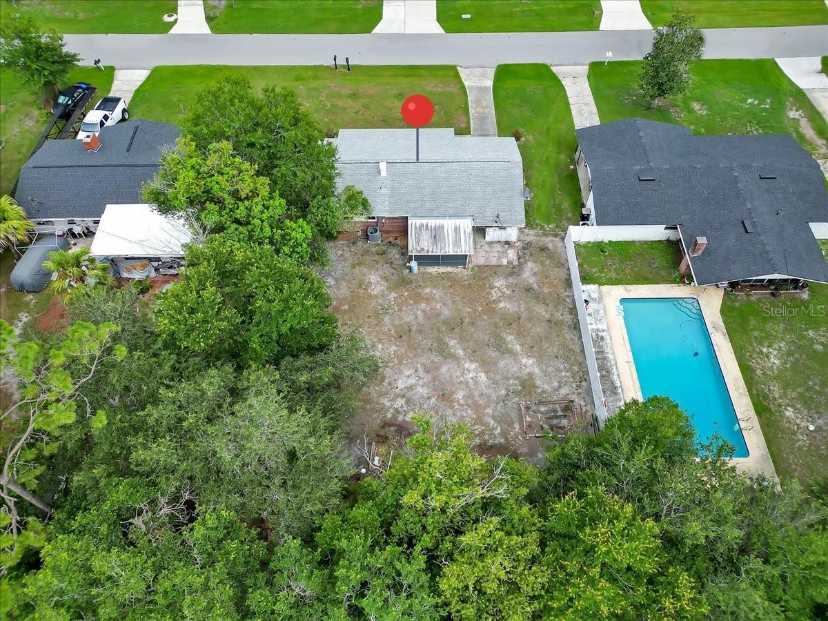 LAKE GIBSON ESTATE - Residential
