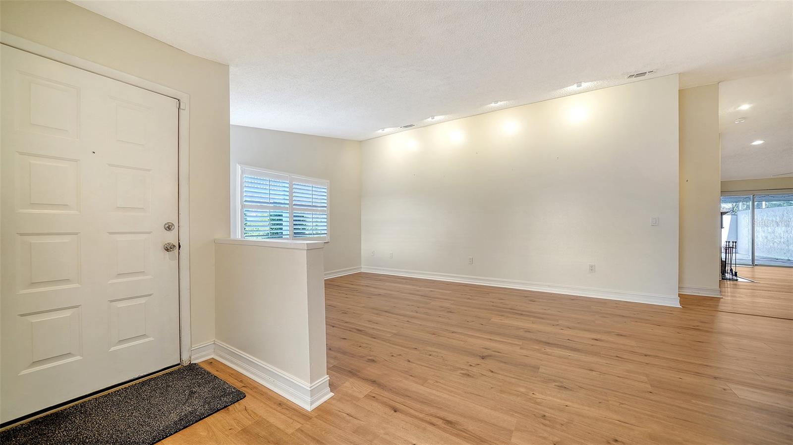 CRESTWOOD VILLAS - Residential