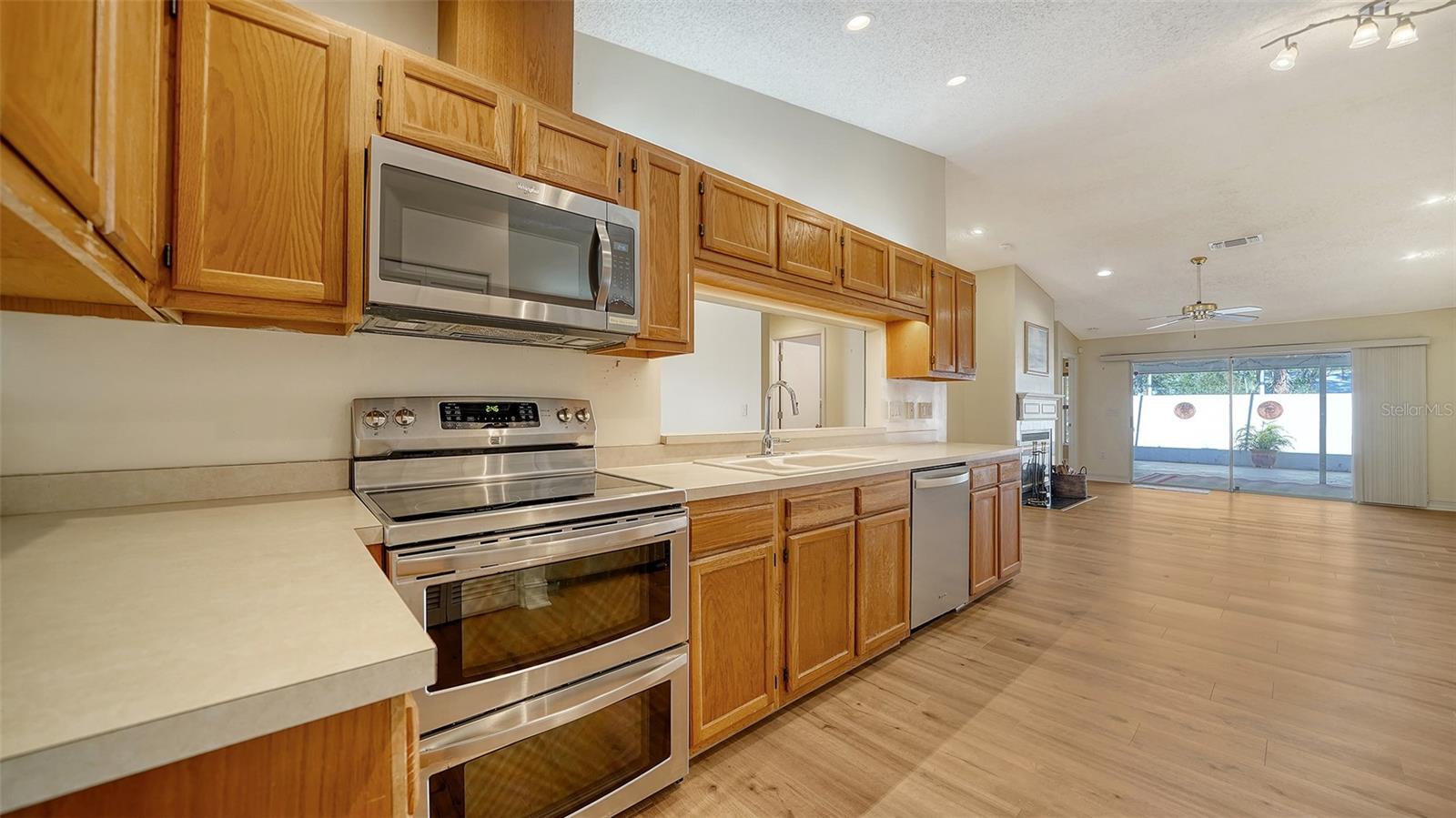 CRESTWOOD VILLAS - Residential