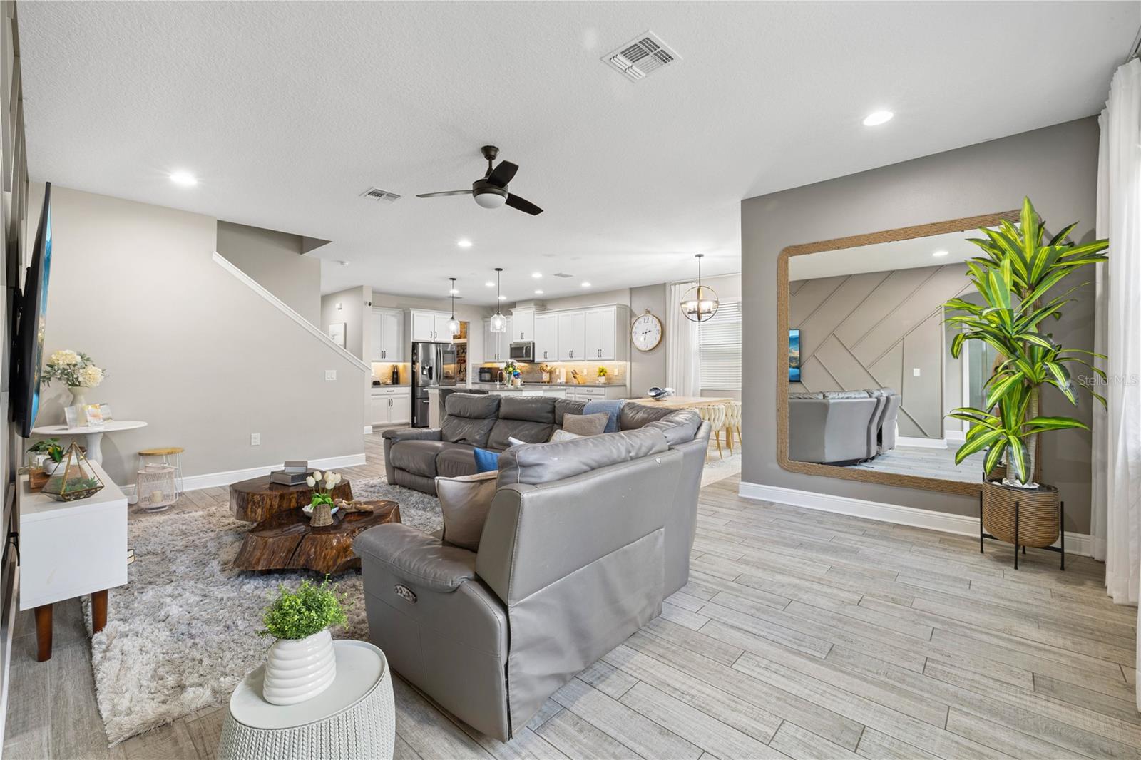 JOHNS LAKE LANDING - Residential
