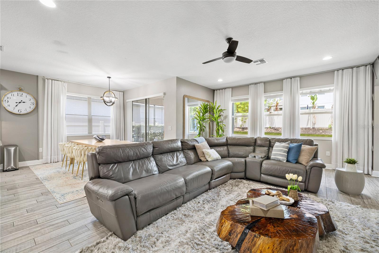 JOHNS LAKE LANDING - Residential
