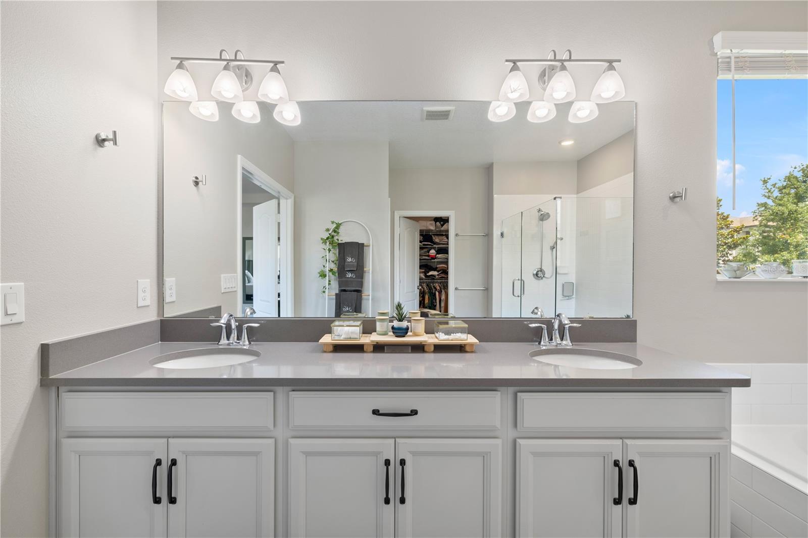 JOHNS LAKE LANDING - Residential