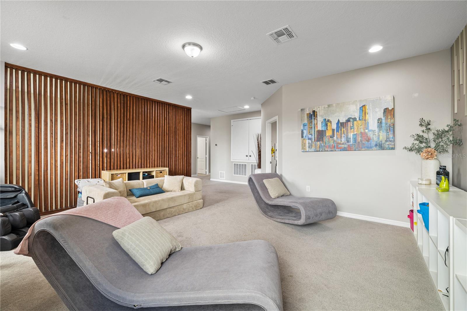 JOHNS LAKE LANDING - Residential