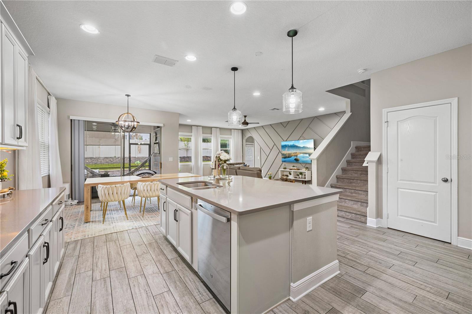JOHNS LAKE LANDING - Residential
