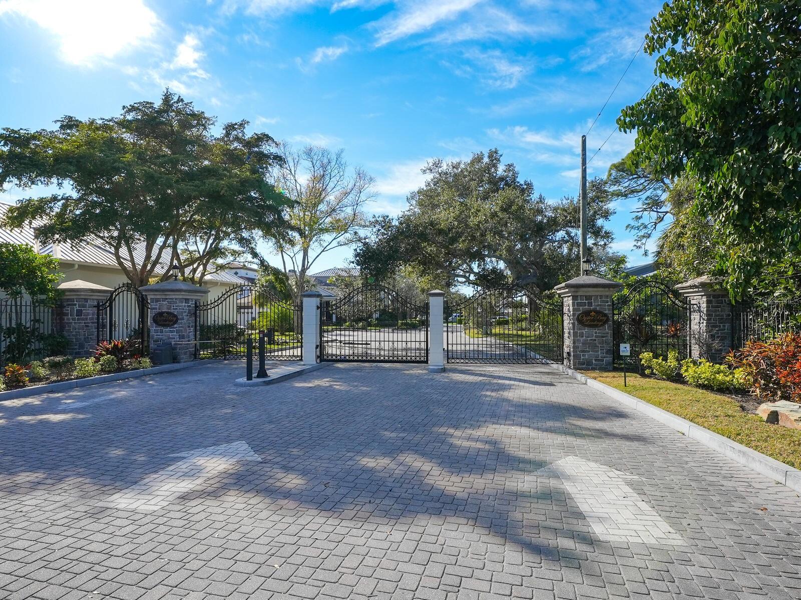 OYSTER BAY LANDINGS - Residential
