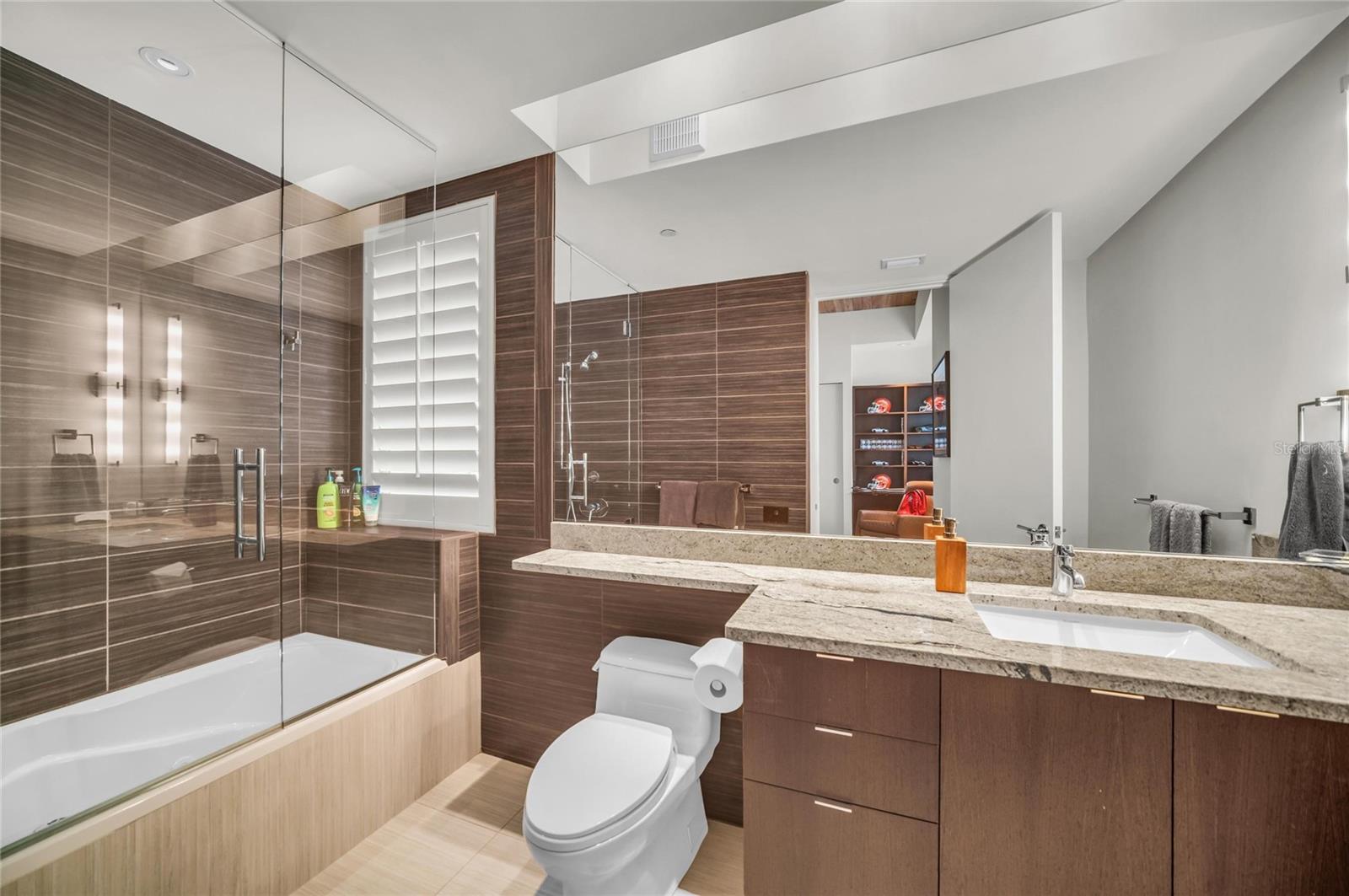 OYSTER BAY LANDINGS - Residential