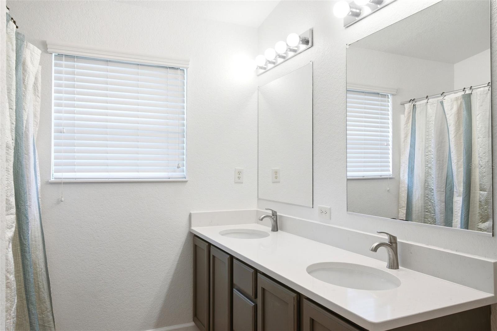 PINE HILLS - Residential