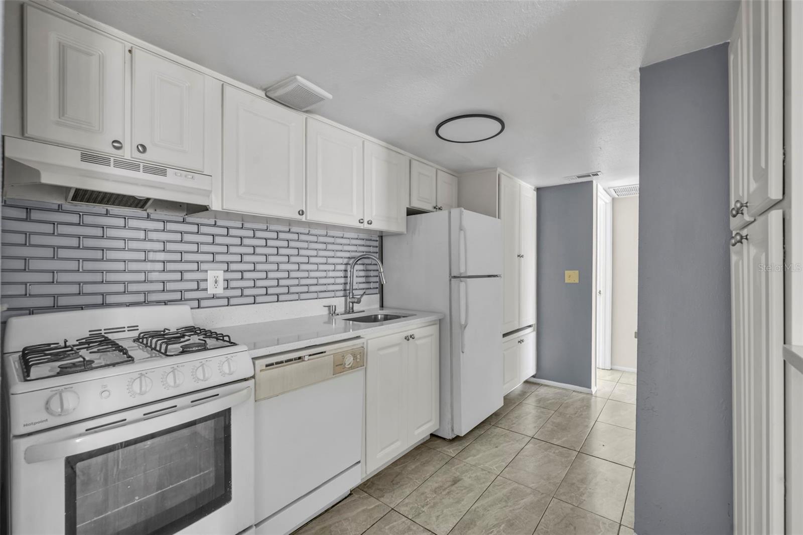 WATERSIDE AT CRANES ROOST A CONDO COMMUN - Residential