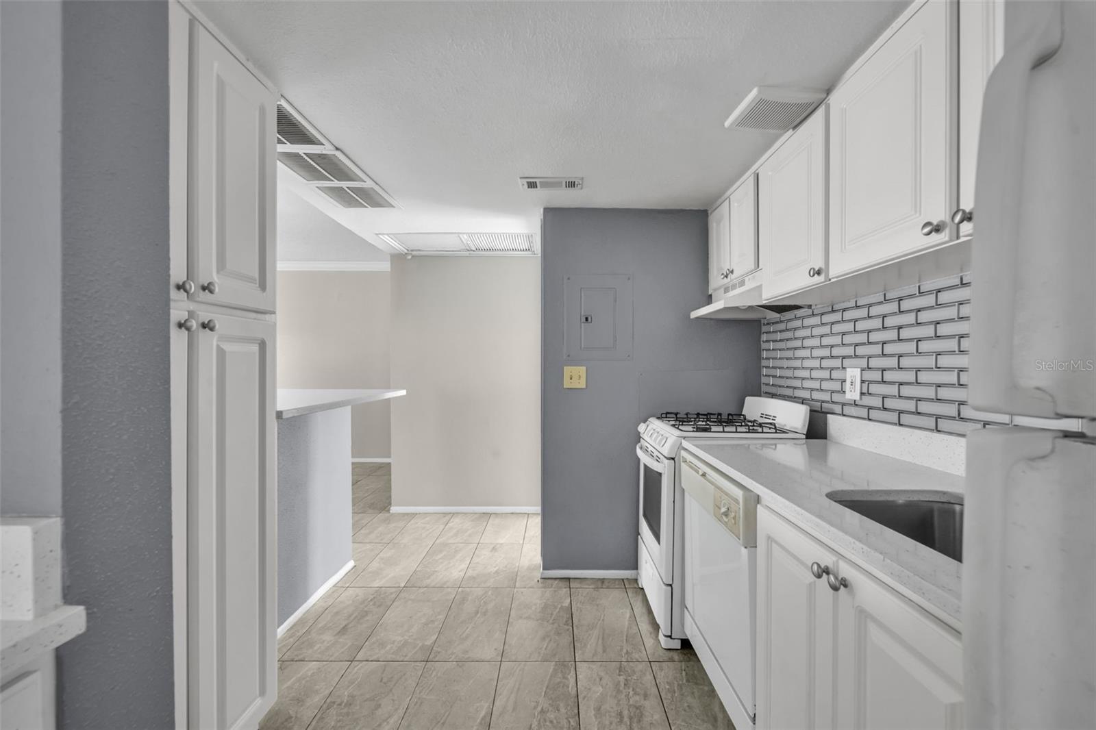 WATERSIDE AT CRANES ROOST A CONDO COMMUN - Residential
