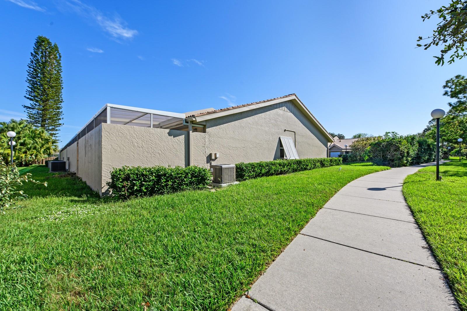 GARDEN LAKES COURTYARD - Residential